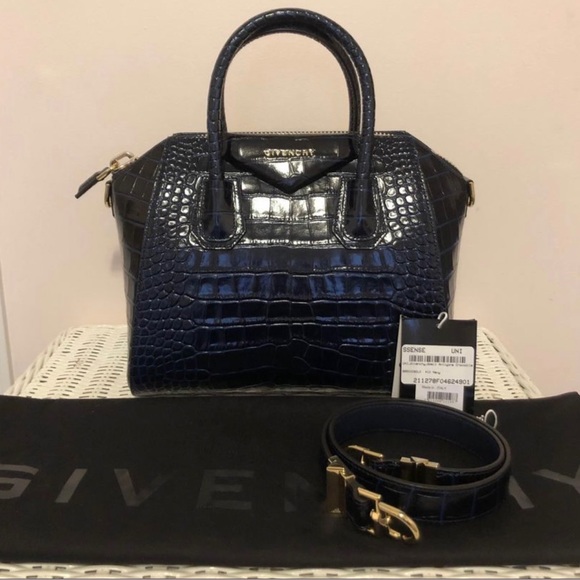 SOLD Givenchy Small Antigona Navy Croc Bag - Picture 2 of 8